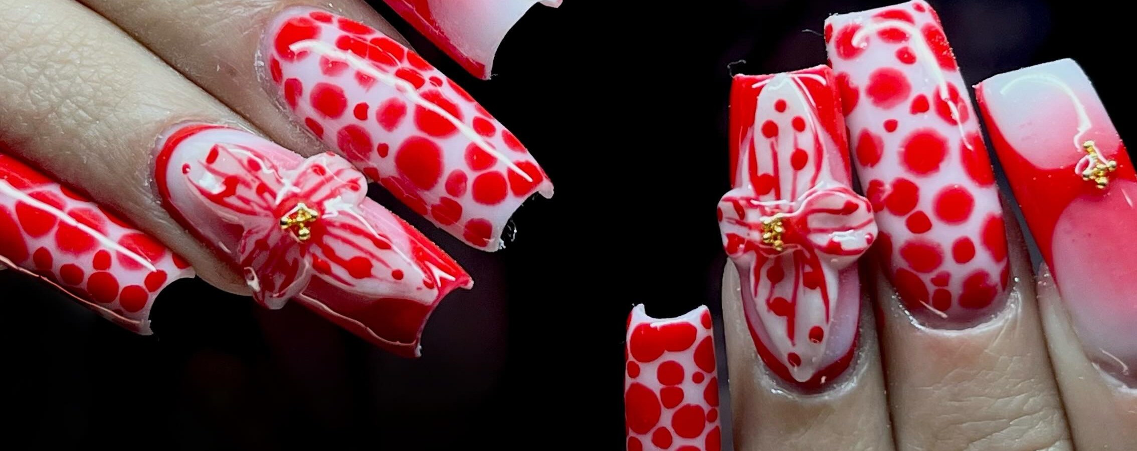 Manicure detalhada em ouro